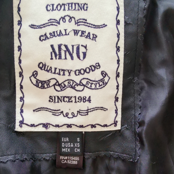 Coat - Picture 4 of 7